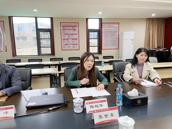 南昌市政公用集團宣傳部傅越華指導(dǎo)報告文學創(chuàng)作6003.jpg