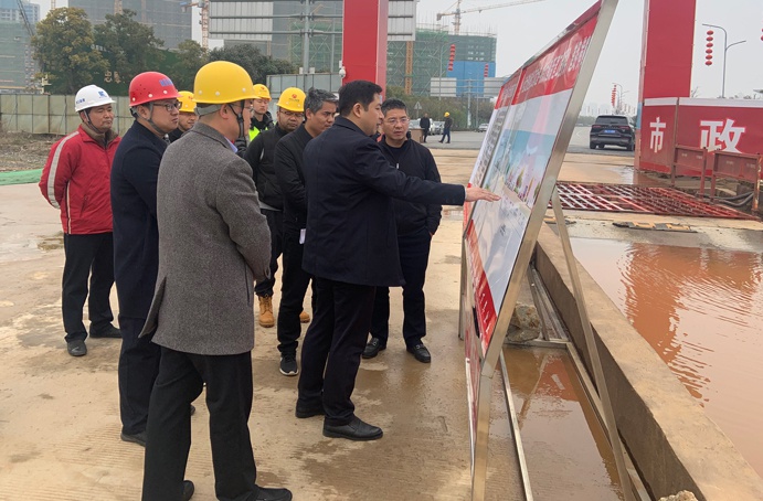 南昌縣委常委,縣政府黨組副書記、副縣長付向宇到小藍大道快速化工程走訪調(diào)研691.jpg