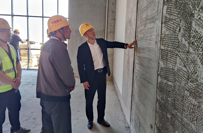 徐旭前往市政公用城三期項目、市政綠色建材科技產(chǎn)業(yè)園項目調(diào)研