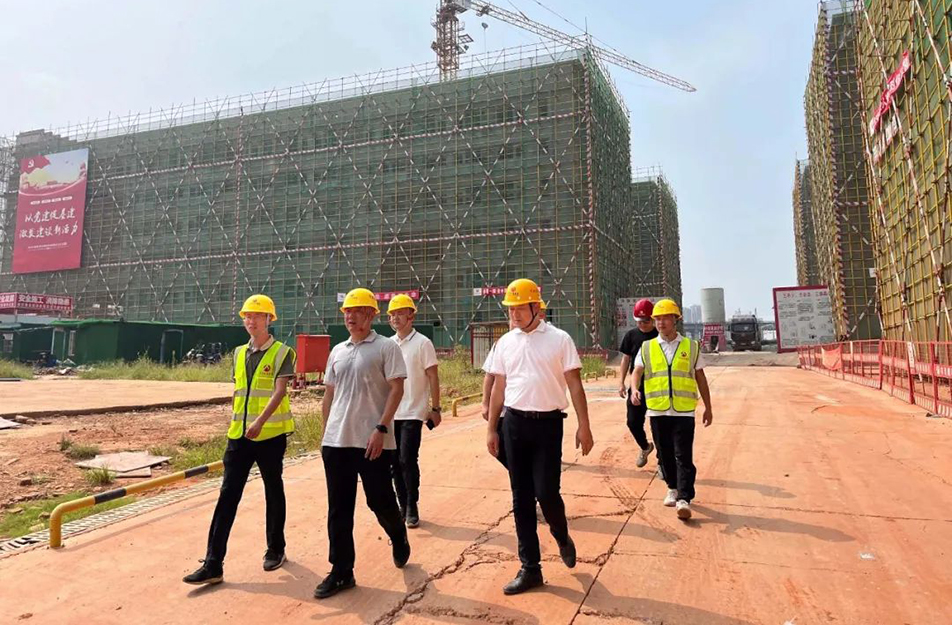 徐旭前往杭州路、新建職校等項(xiàng)目調(diào)研慰問(wèn)