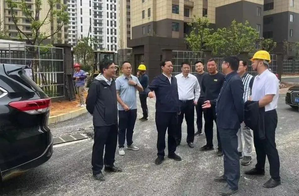 萬義輝到秦坊安置房、杭州路項(xiàng)目調(diào)研