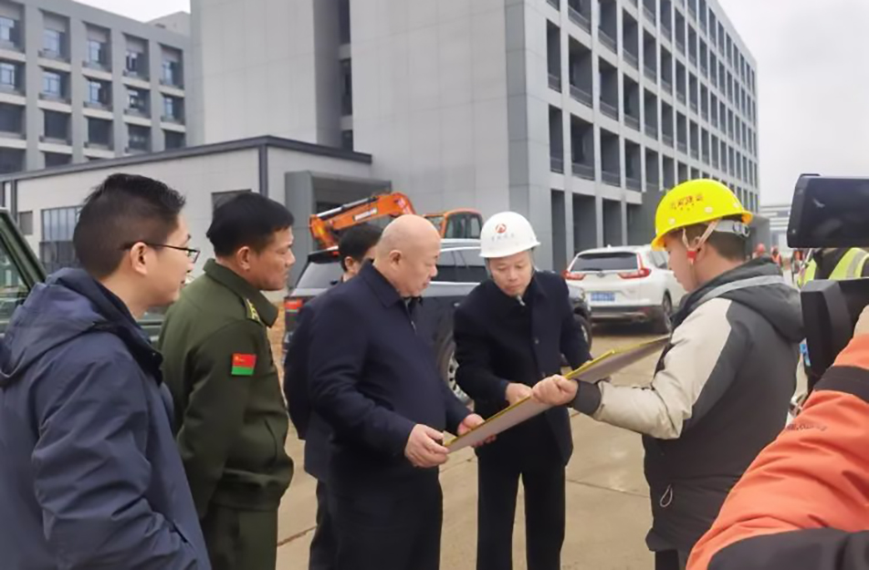 新建區(qū)人大常委會(huì)黨組書記、主任錢和平來到市政綠色建材科技產(chǎn)業(yè)園項(xiàng)目調(diào)研