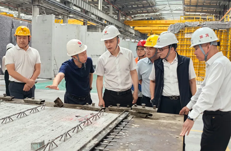 葛威敏到綠色產(chǎn)業(yè)園、新建區(qū)人民醫(yī)院二部項目調(diào)研